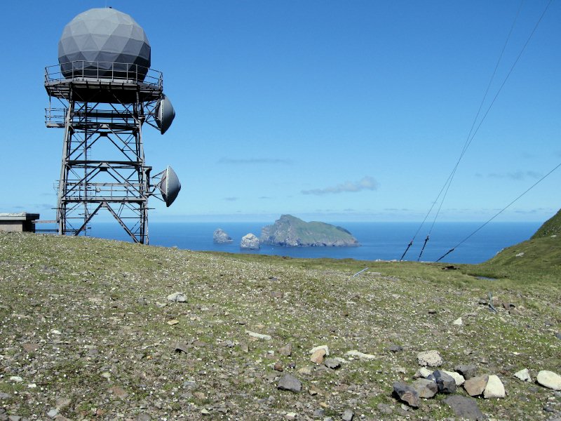 The big tracking dish and Soay