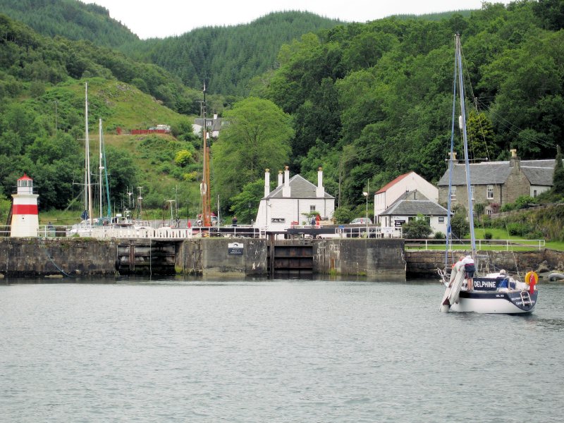 Crinan canal entrance
